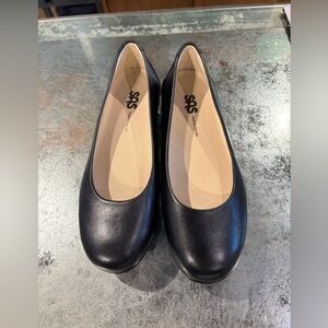 SAS Women's Classic Black Leather Loafers